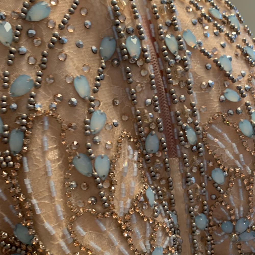 Formal dress !! - Picture 3 of 8